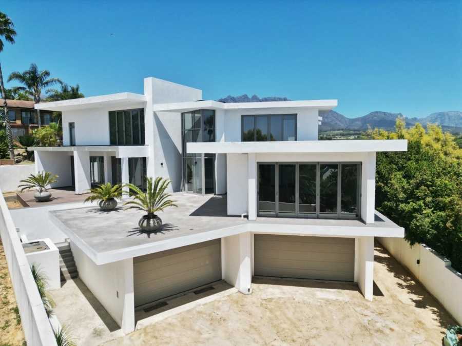 10 Bedroom Property for Sale in Berg En Dal Western Cape